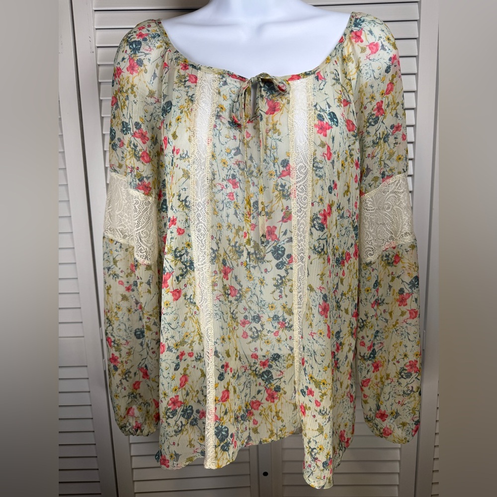 Princess Highway Cream Floral Lace-Trim Peasant Blouse with Pink Accents